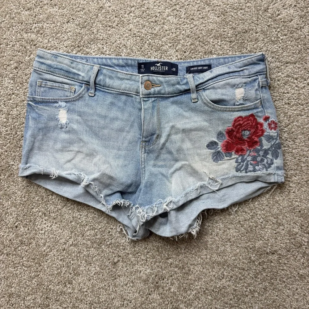 Hollister Shorts 11 W30 Blue Denim Low Rise Cutoff Floral Embroidered